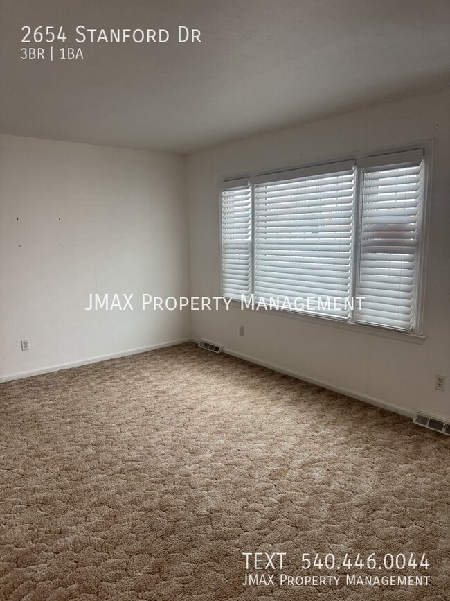 Building Photo - 2654 Stanford Dr