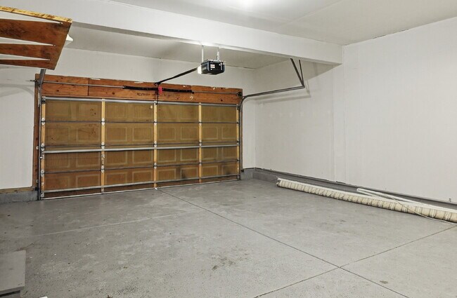 Building Photo - $2,340.95 with $300 off the first month's rent- 3 Bedrooms, 2.2 Bathrooms, Single Family Home in ...