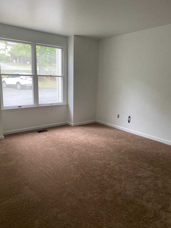 Building Photo - 313 Harper Dr