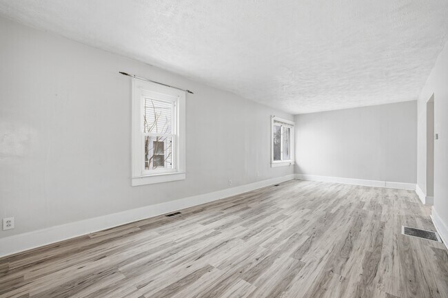 Building Photo - 1843 Ohio Ave