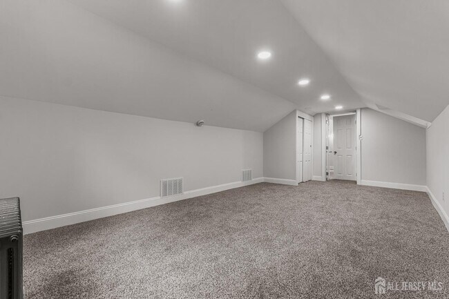 Building Photo - 148 Helmetta Rd