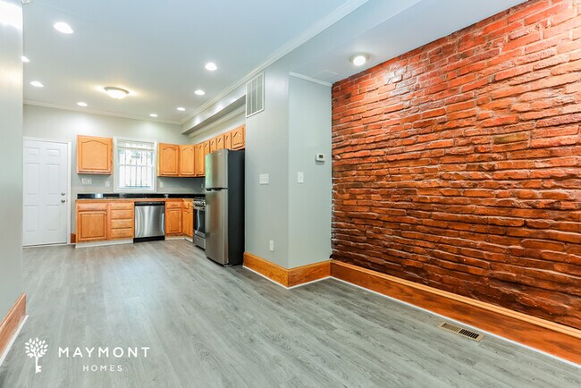 Building Photo - Charming 2-Bedroom Townhome