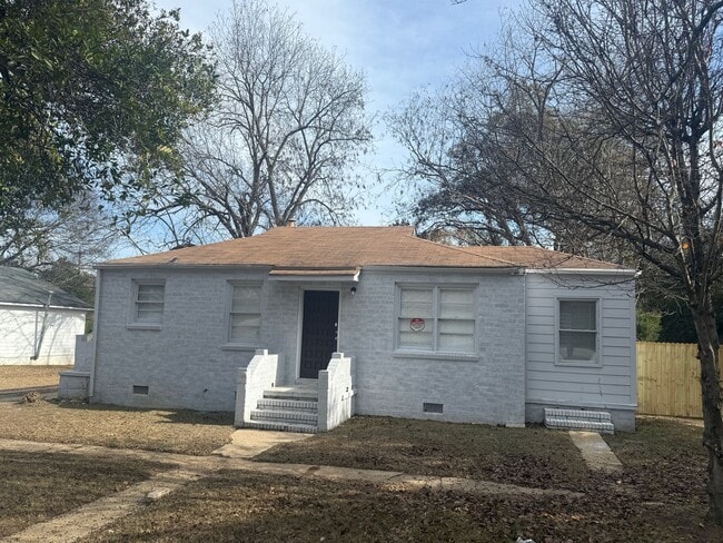 Building Photo - **AVAILABLE NOW** TOTAL ELECTRIC 2 or 3 Bedroom / 1 Bathroom Home for Rent in Columbus, GA***