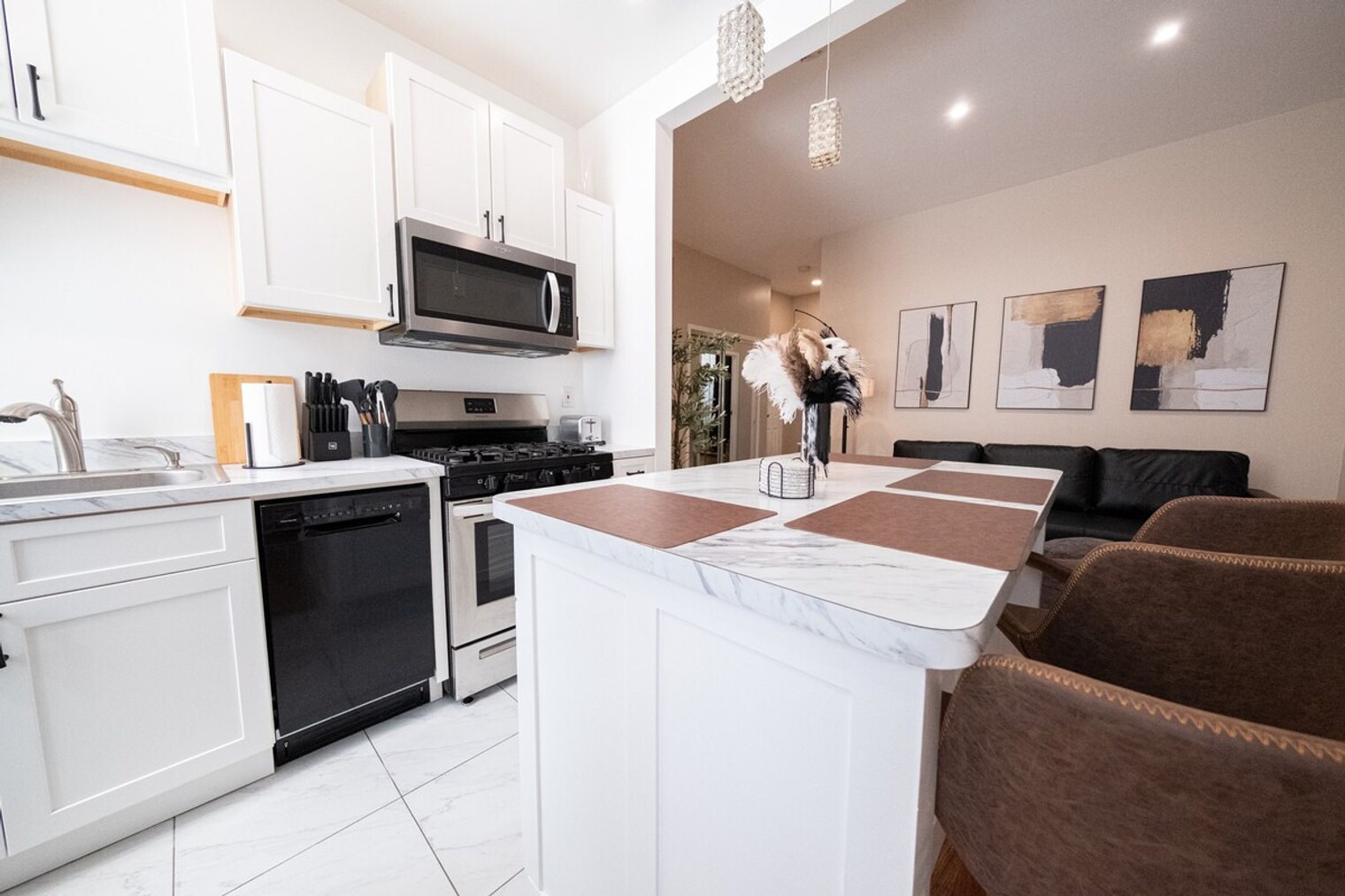 Building Photo - 245 W 113th St