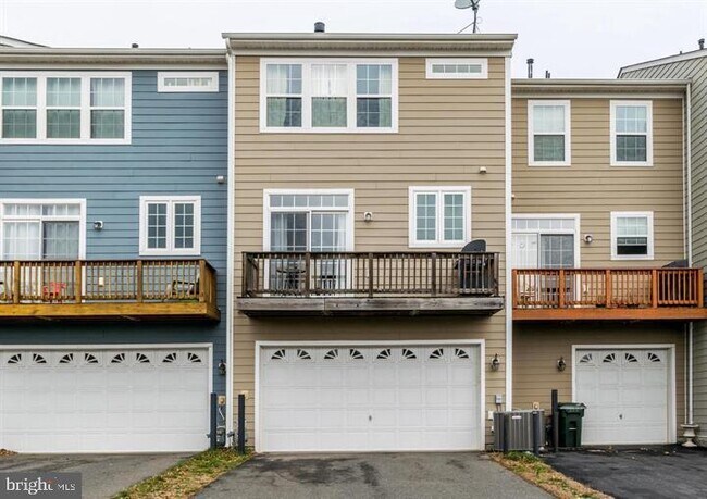 Building Photo - 42799 Hay Rd
