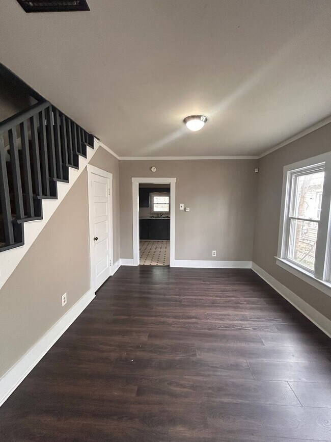 Building Photo - 1031 St Marys Ave