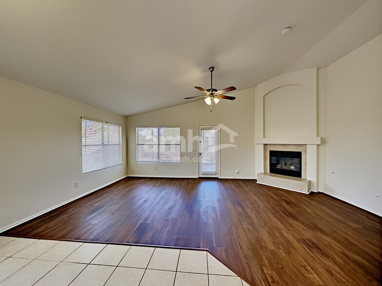 Building Photo - 10262 W Patrick Ln