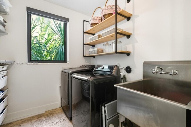 Building Photo - 3782 El Prado Blvd