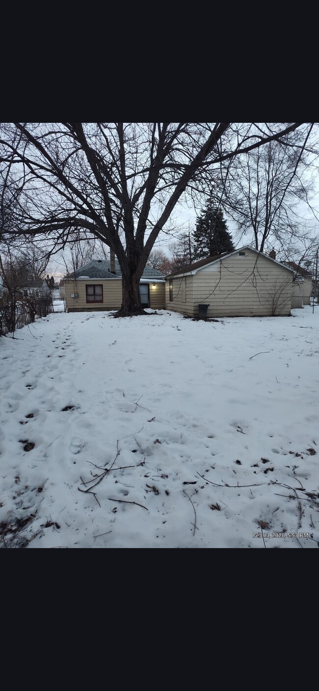 Building Photo - 11052 Chapp Ave