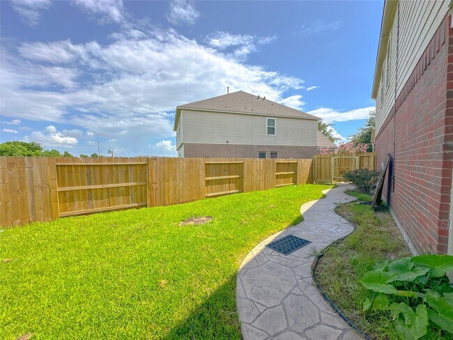 Building Photo - 14819 Grove Canyon Ct