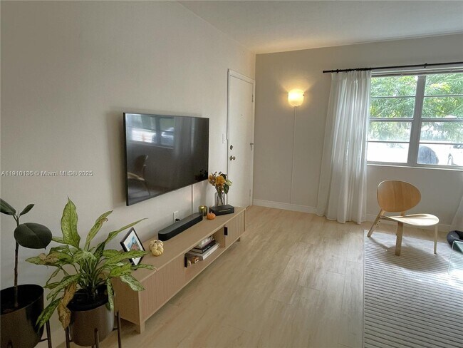 Building Photo - 5545 SW 80th St