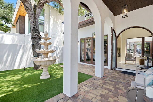 Building Photo - 1312 SE 2nd Ct