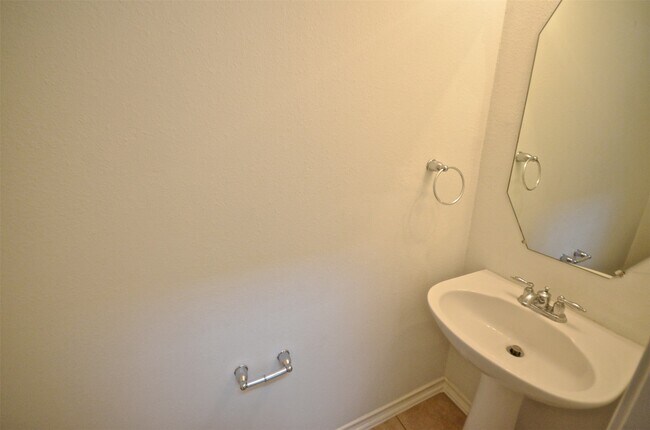 Building Photo - 5614 Redgrove Ln