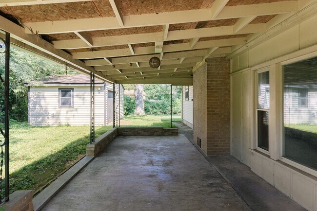 Building Photo - 400 Nice Dr