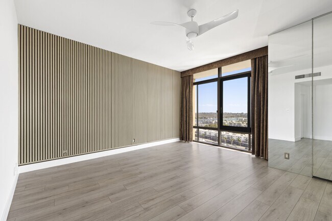 Building Photo - 4267 Marina City Dr