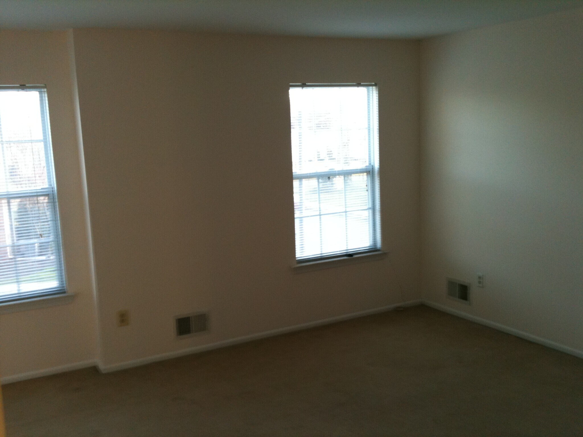 Building Photo - 424 Lackland Ave