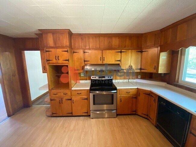 Building Photo - 2217 Hickory Valley Rd
