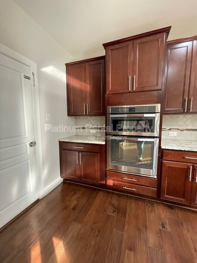 Building Photo - 600 Belton Ct