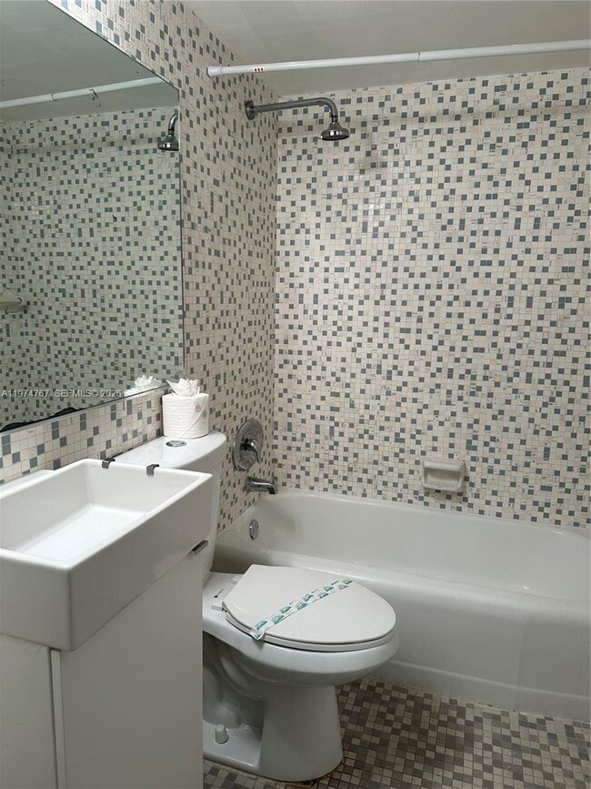 Building Photo - 7545 E Treasure Dr