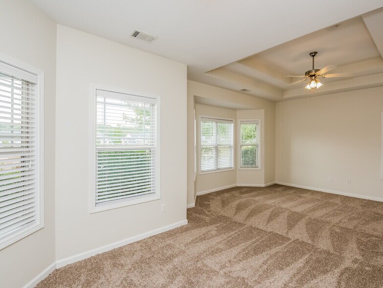 Building Photo - 92 Majestic Dr