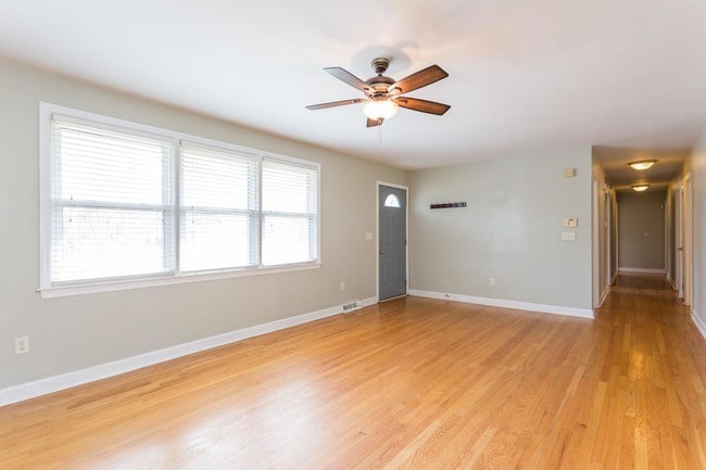 Building Photo - 30 Carson Dr