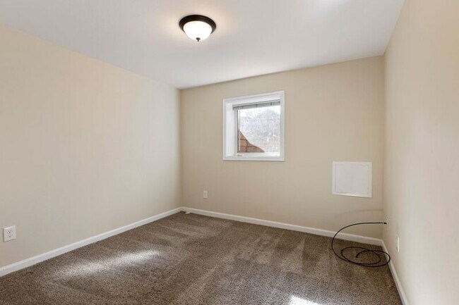 Building Photo - 4430 NE 78th Ave