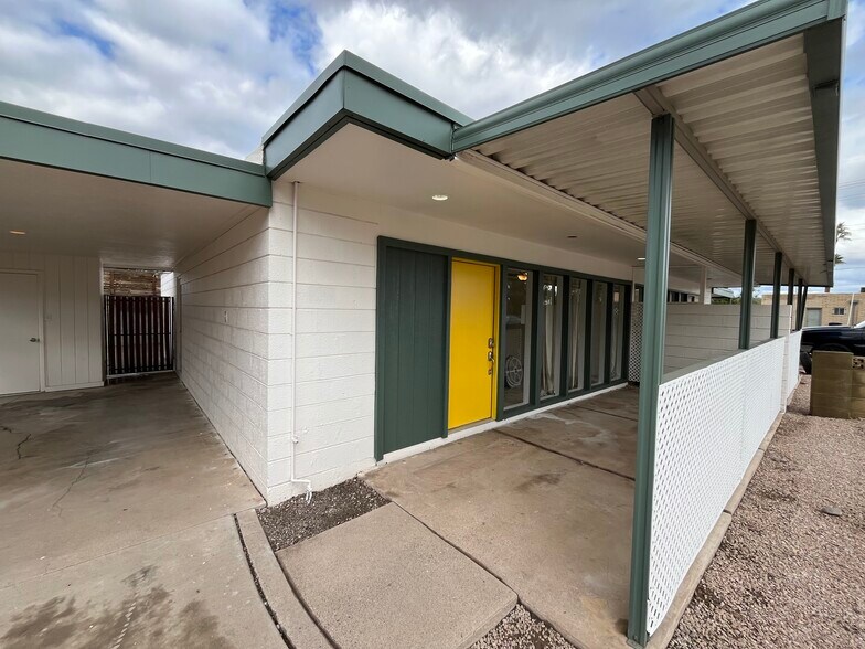 Building Photo - 810 E Redondo Dr