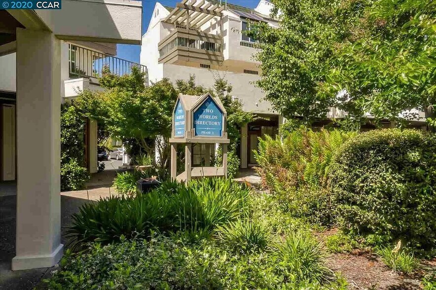 Building Photo - 34 Mozden Ln