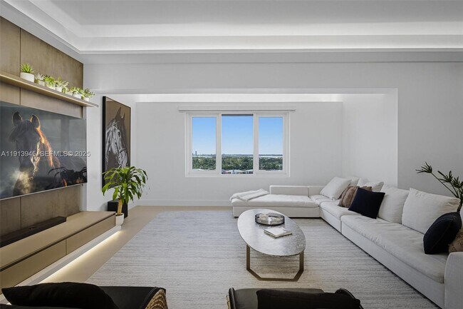 Building Photo - 2301 Collins Ave