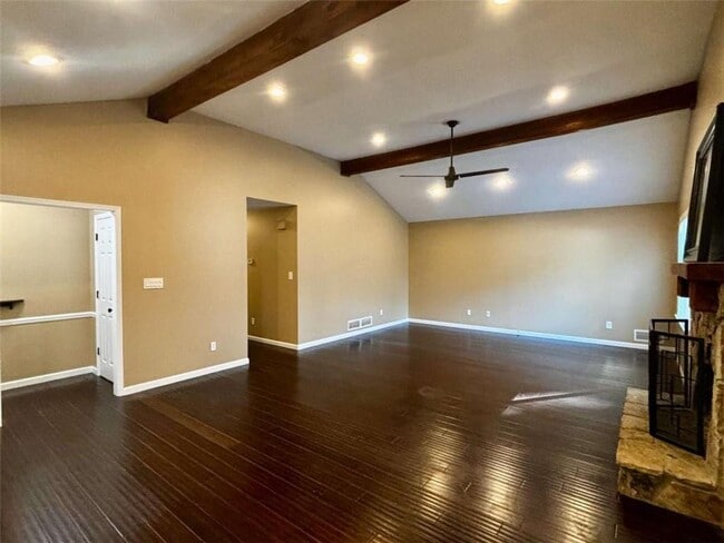 Building Photo - 125 Lantern Ridge Dr