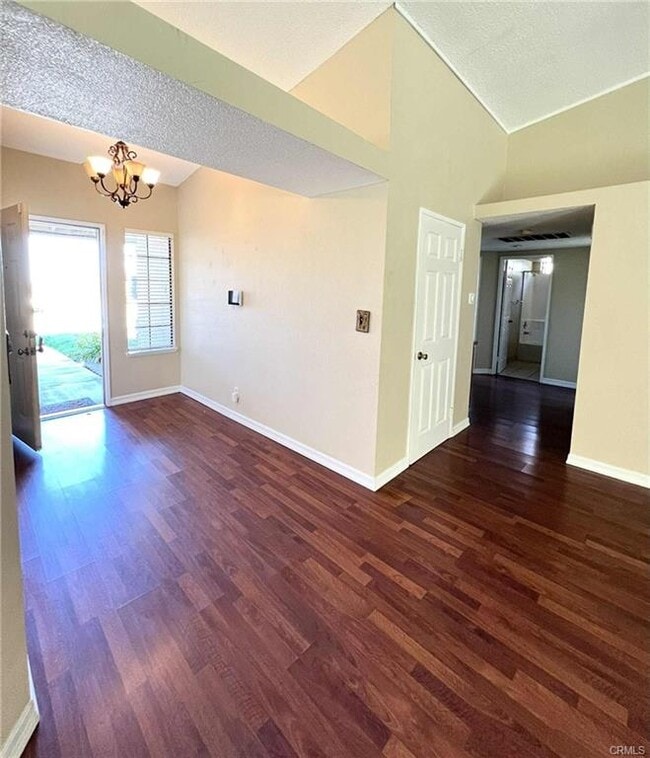 Building Photo - 4620 Grandview Dr