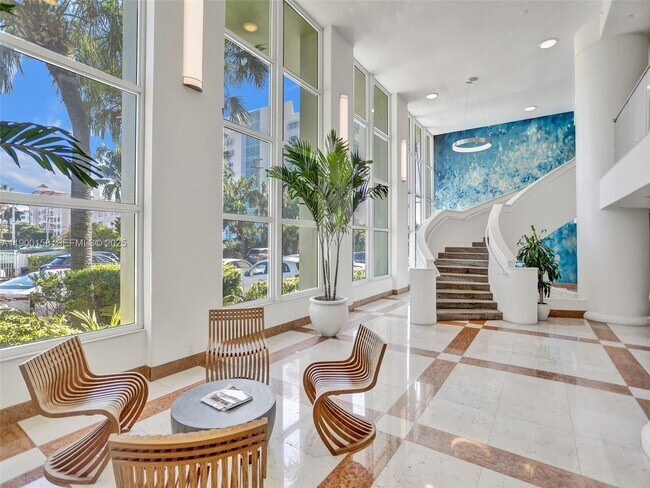 Building Photo - 10350 W Bay Harbor Dr