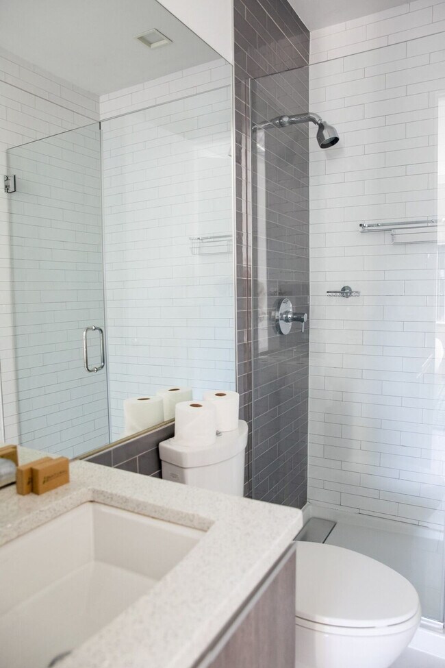 Building Photo - 1414 Grand St