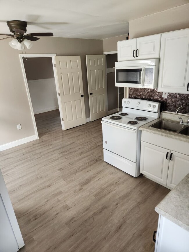 Building Photo - 534 Park Ave