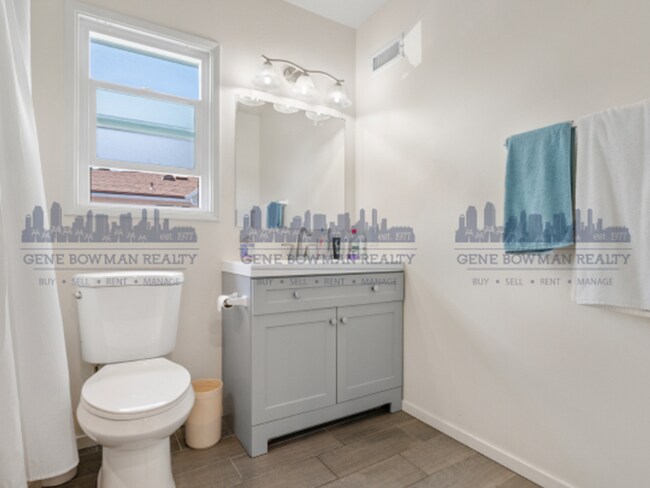 Building Photo - 5522 Dorothy Dr