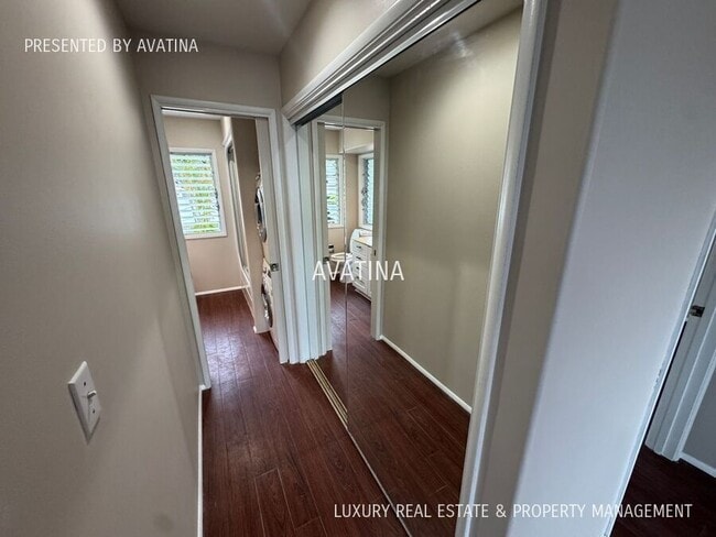 Building Photo - 1266 Manulani St