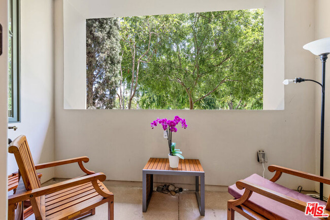 Building Photo - 6241 Crescent Park W