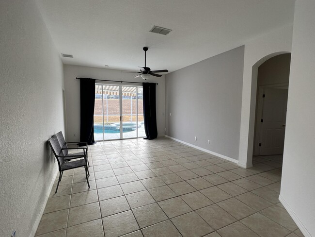 Building Photo - 874 Birkdale St