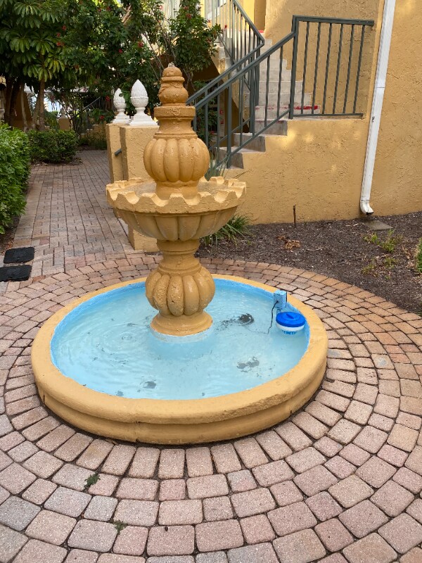 Building Photo - 1130 Lake Shore Dr