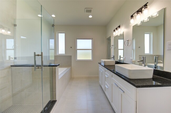Building Photo - 2922 El Fenice Ln