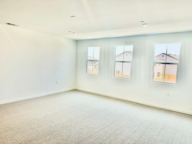 Building Photo - BRAND NEW 5/3 Lennar In Riverstone Community