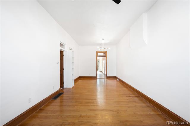 Building Photo - 326 E Dakota Ave