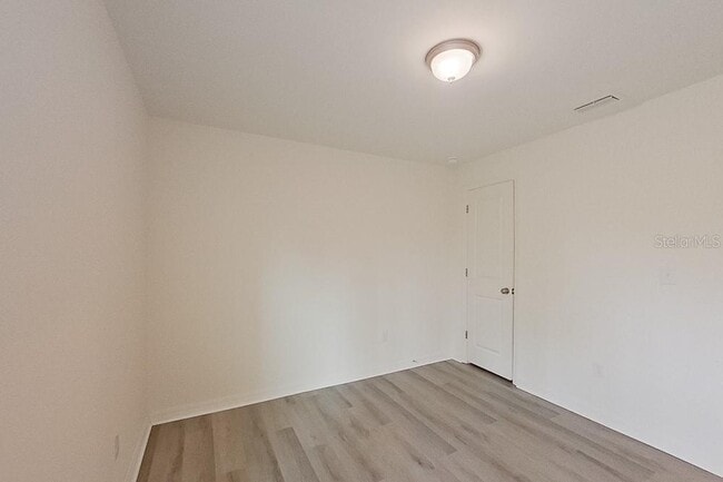 Building Photo - 1128 Hayes Ave S