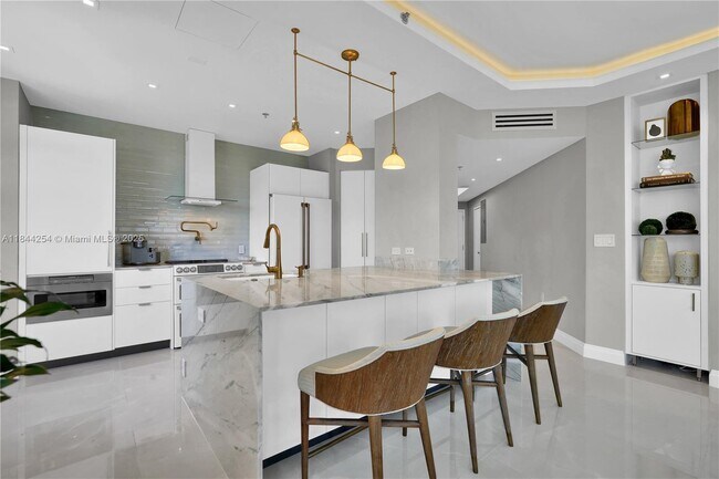 Building Photo - 4201 Collins Ave