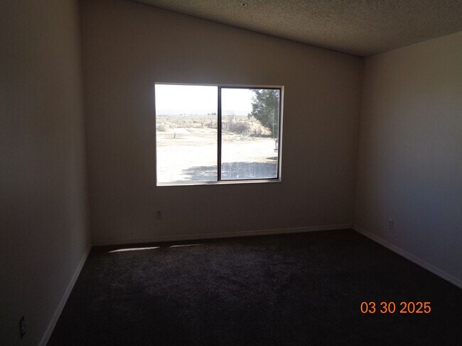 Building Photo - Country Living 3 bedroom 2 bathroom offering 1344 sq. ft.