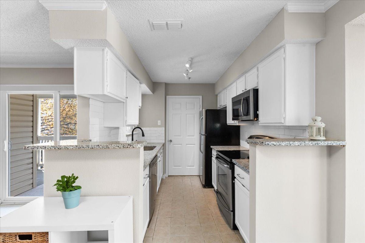 Building Photo - 1524 Lincoln Way