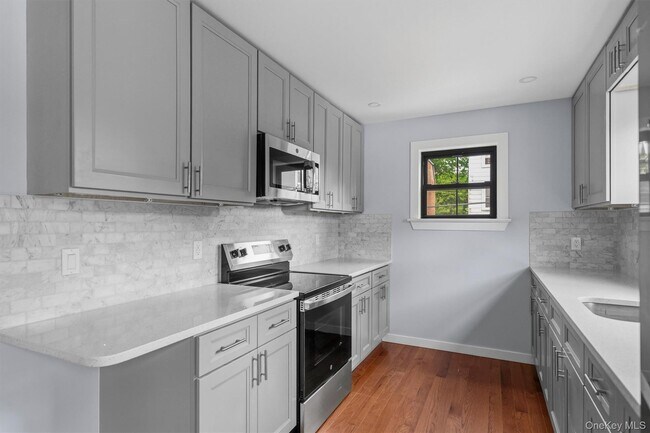 Building Photo - 133 N Miller St