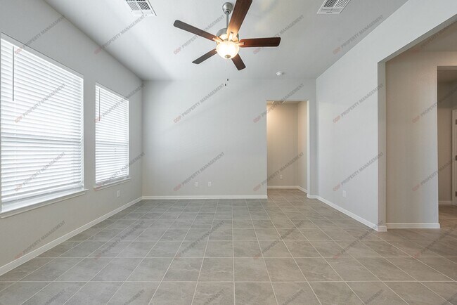Building Photo - 711 Friars Lndg Dr