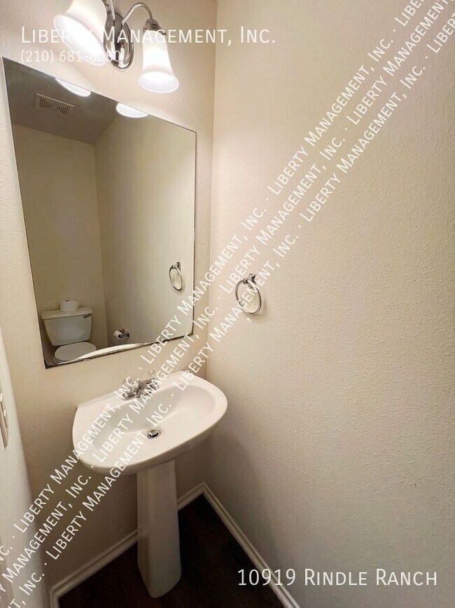 Building Photo - 10919 Rindle Ranch
