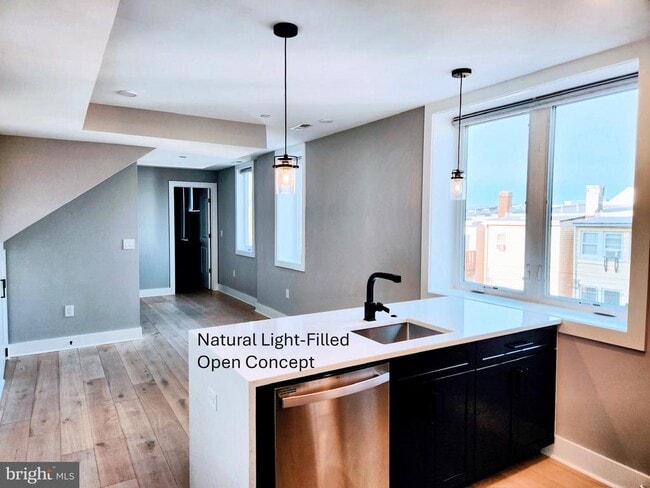 Building Photo - 1915 H St NE